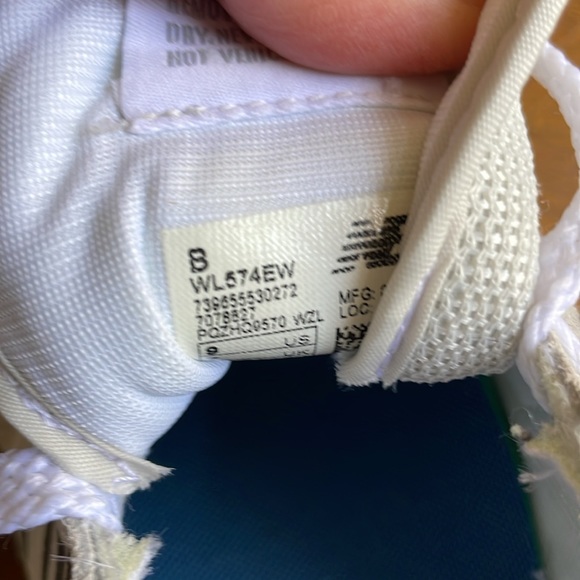 New Balance 574 Sneakers - Nimbus Cloud. Women's size 9. - Picture 8 of 8